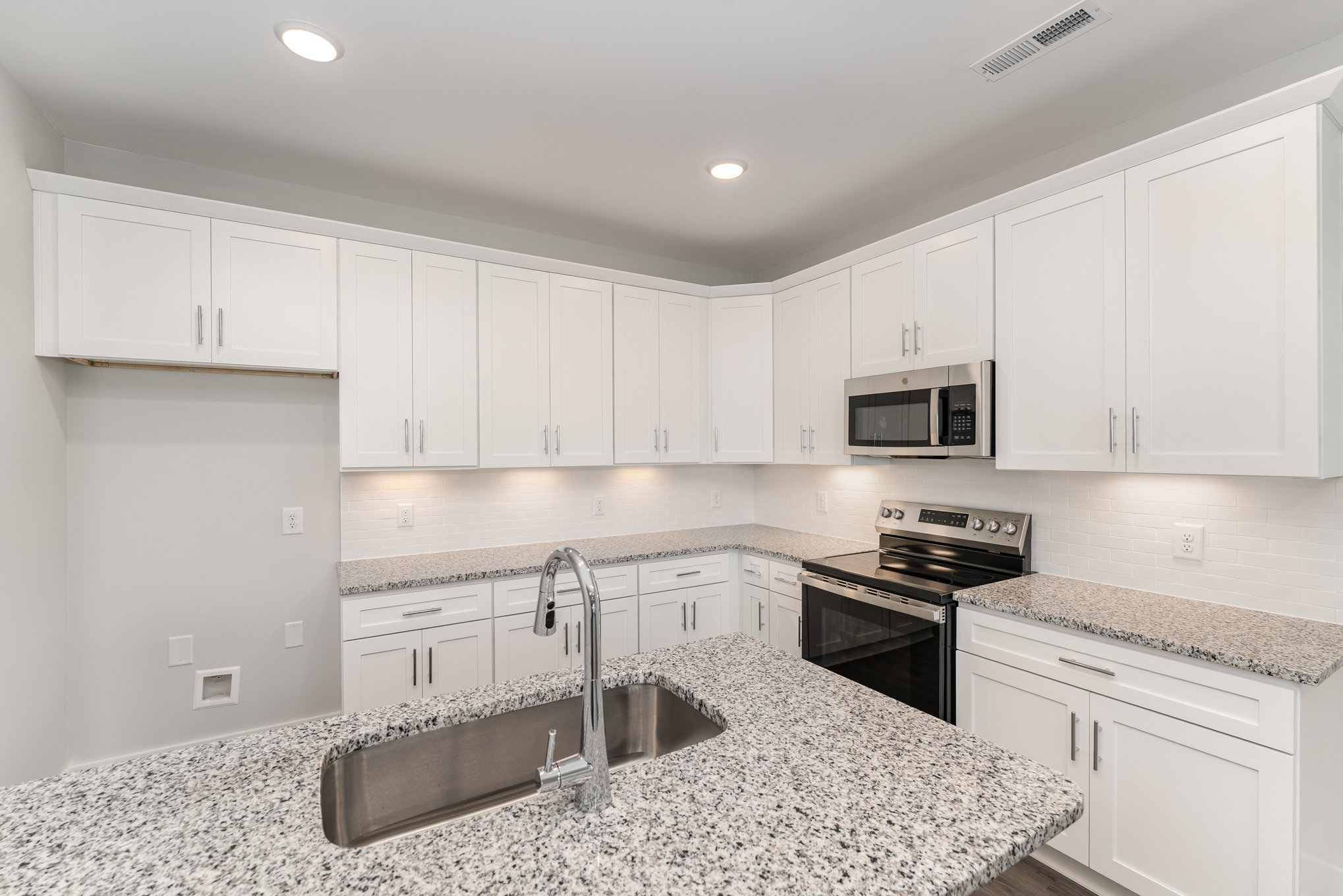 008_3604-interior-13-edit_380