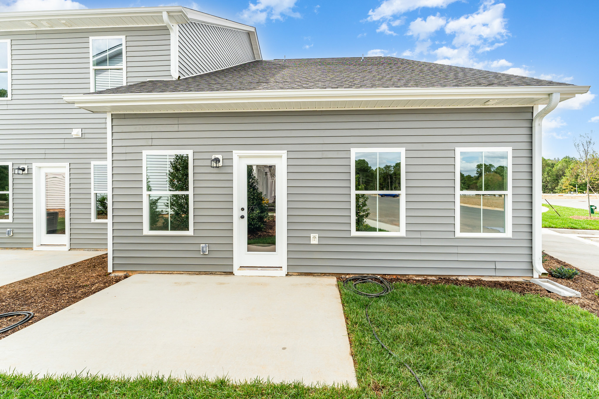 034_3606-ground-3-edit_790